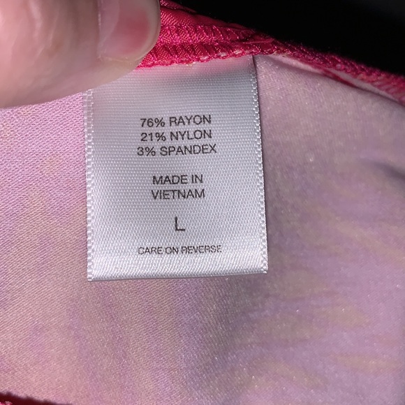 Whitney Pull-on Stretch Short. Size Large. Orange and red pattern. - Picture 6 of 7